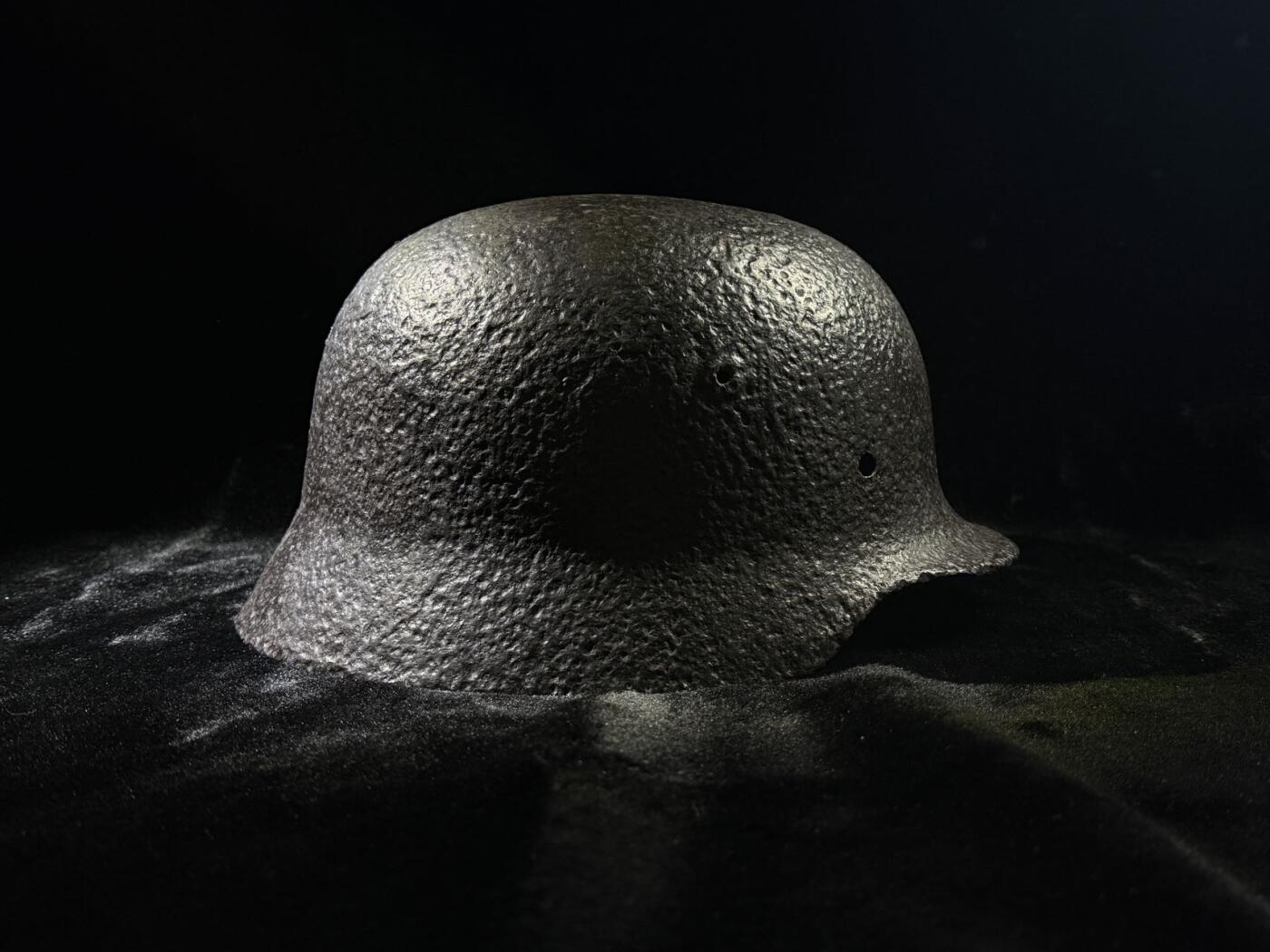 戎马世界章牌大赏第110期 二战德国m40头盔，疑似挖土后修复