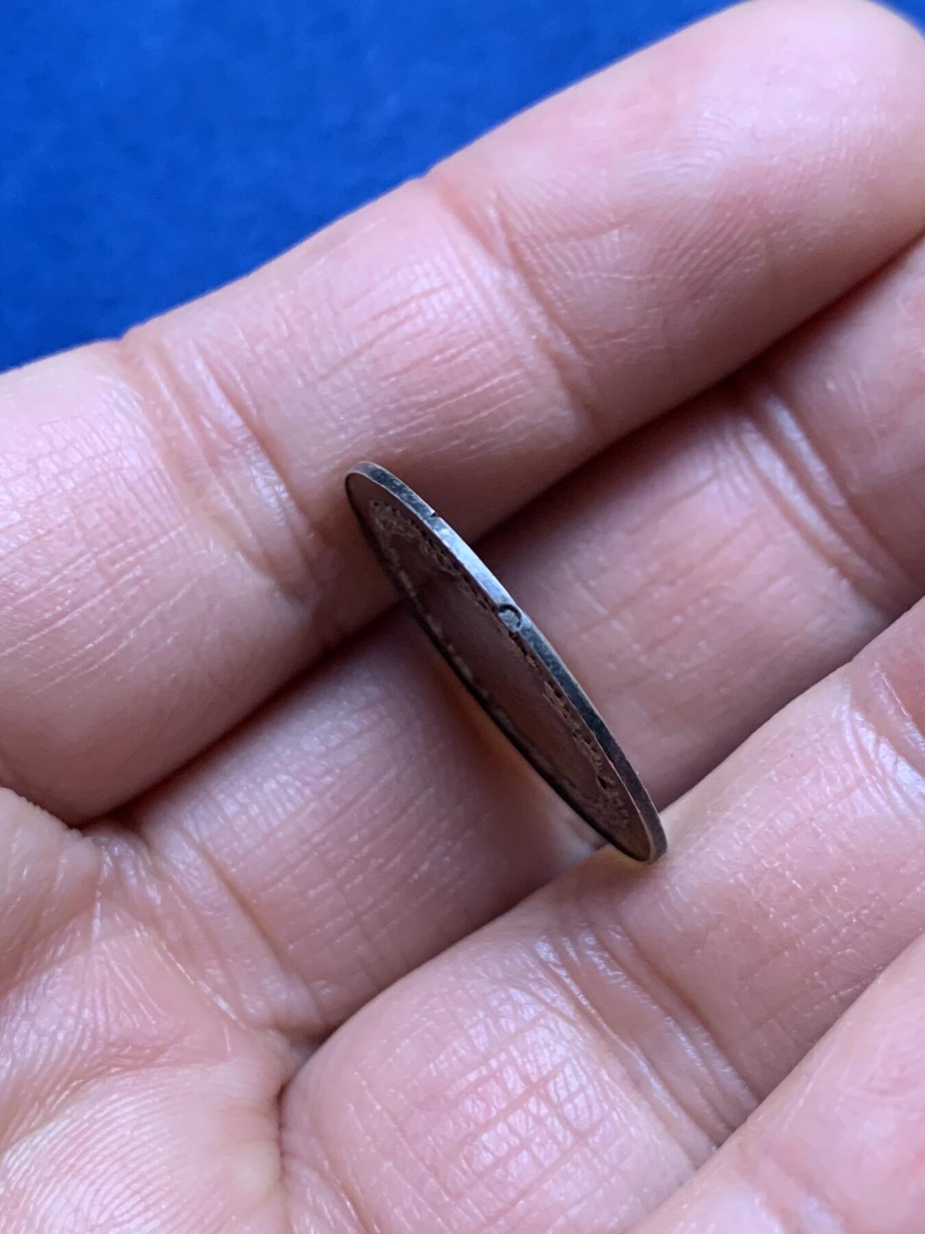 《竞宝斋》第461场 周日，周一，2场连拍 （全场包邮）欢迎送拍 法国婚礼银章 背面无刻字 4克 23.4mm