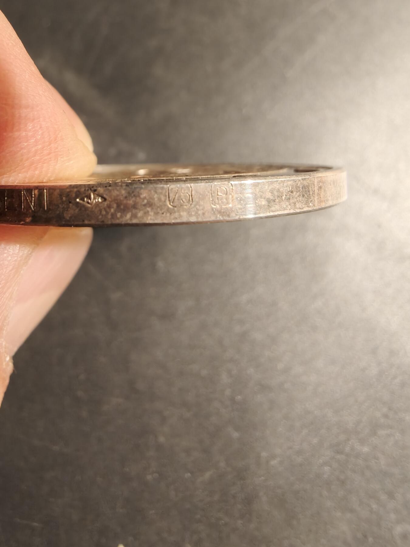 老王徽章第179期 法国历史镜面精制大银章-1590年亨利四世赢得伊芙里战役胜利     950银      直径44mm    重量38.3g