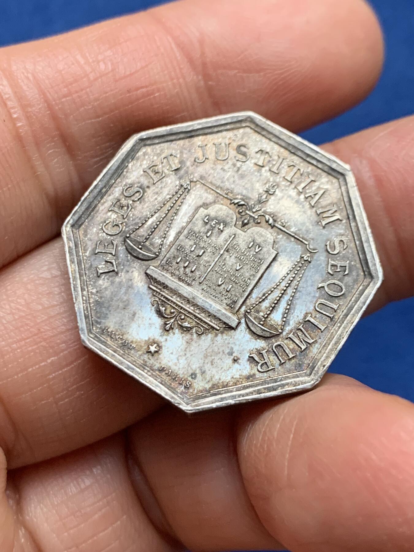 《竞宝斋》第461场 周日，周一，2场连拍 （全场包邮）欢迎送拍 法国法国安德尔省沙托鲁区公证人八角银质代币 蜜蜂银标 11克 28.3mm