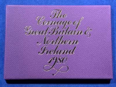 《竞宝斋》第461场 周日，周一，2场连拍 （全场包邮）欢迎送拍 - 英国1980年精制套币 礼品原装6枚币和1枚章