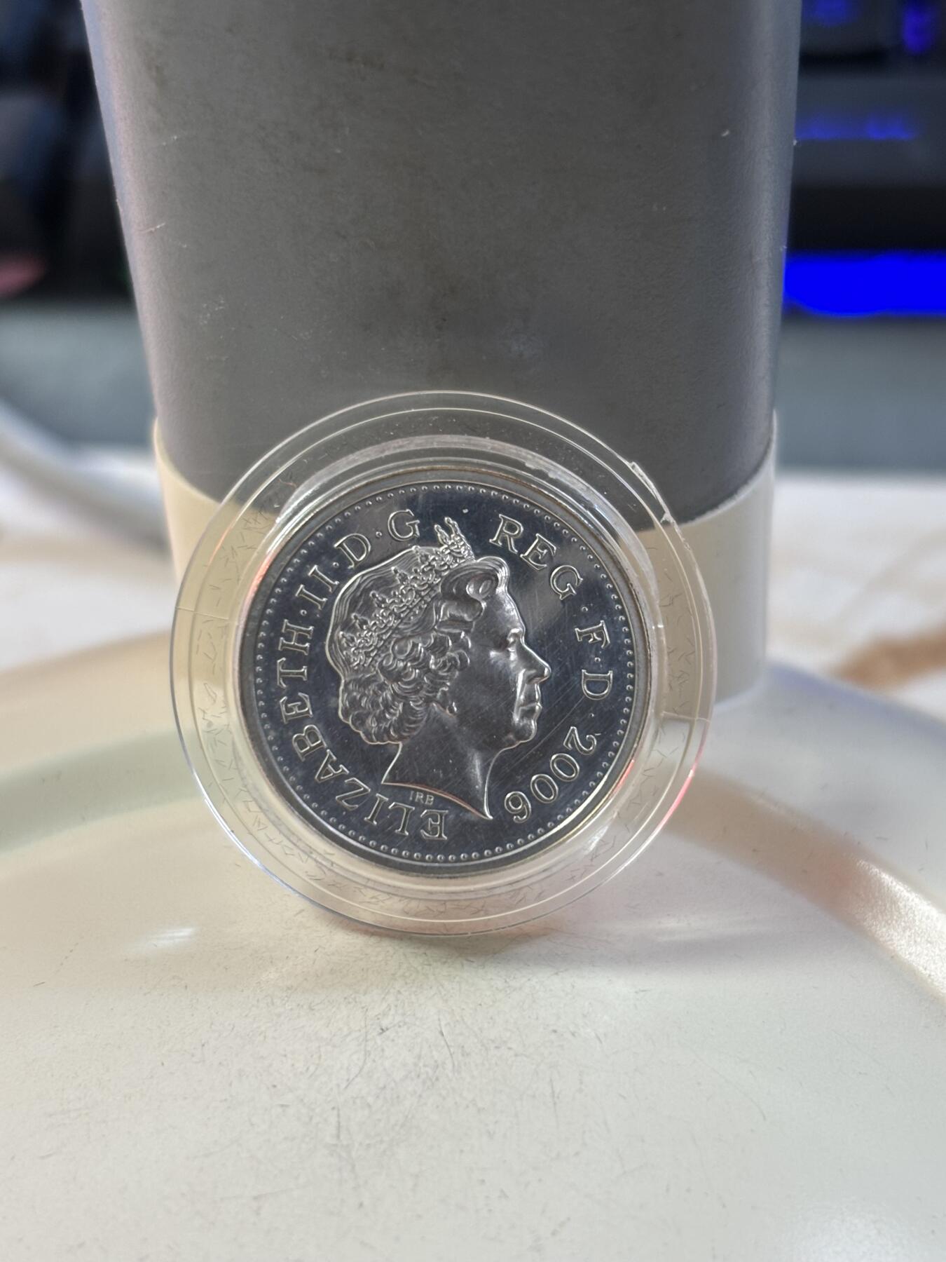 第189期拍卖 英国2006年1镑纪念银币带盒证书，9.5克，925银，有瑕疵