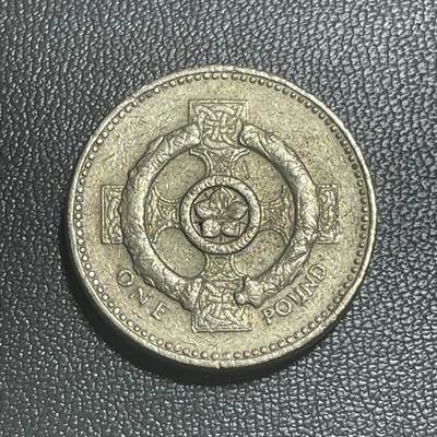 回流0125 - 英国2001年1英镑加厚铜币 北爱尔兰凯尔特十字架