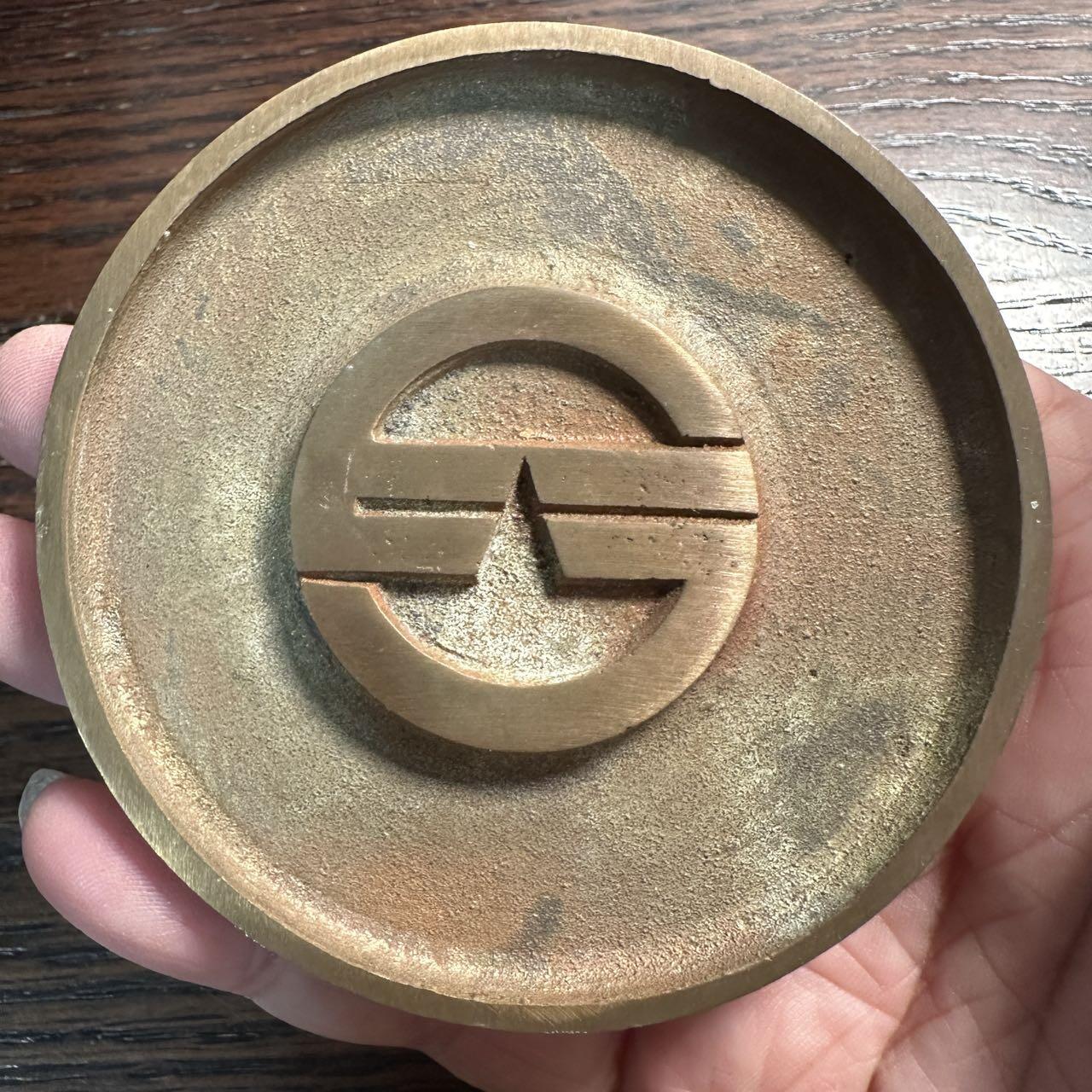 蒂克钱币-第57场 日本章 企业章拍卖  平田市 国民体育大会纪念章 83mm 206g