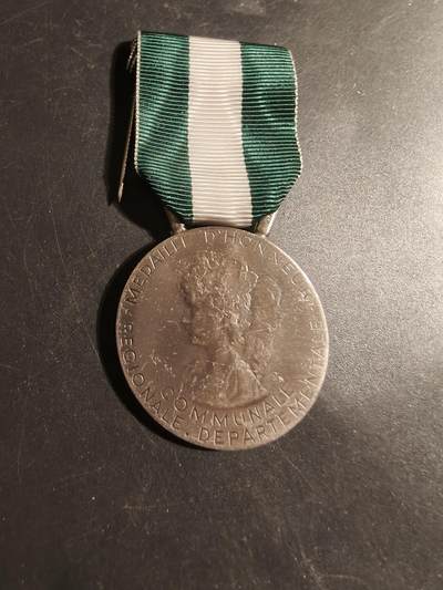 老王徽章第179期 - 法国银级地方嘉奖奖章    950银    22g