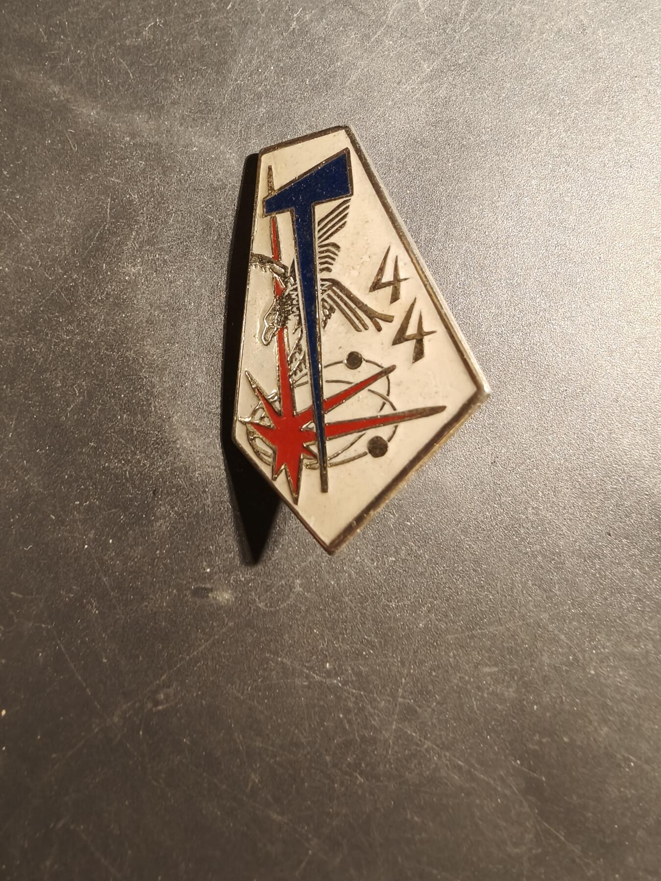 老王徽章第179期 法国陆军第44通信团证章