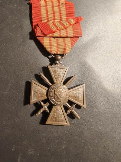 老王徽章第179期 - 法国1939版战争十字奖章