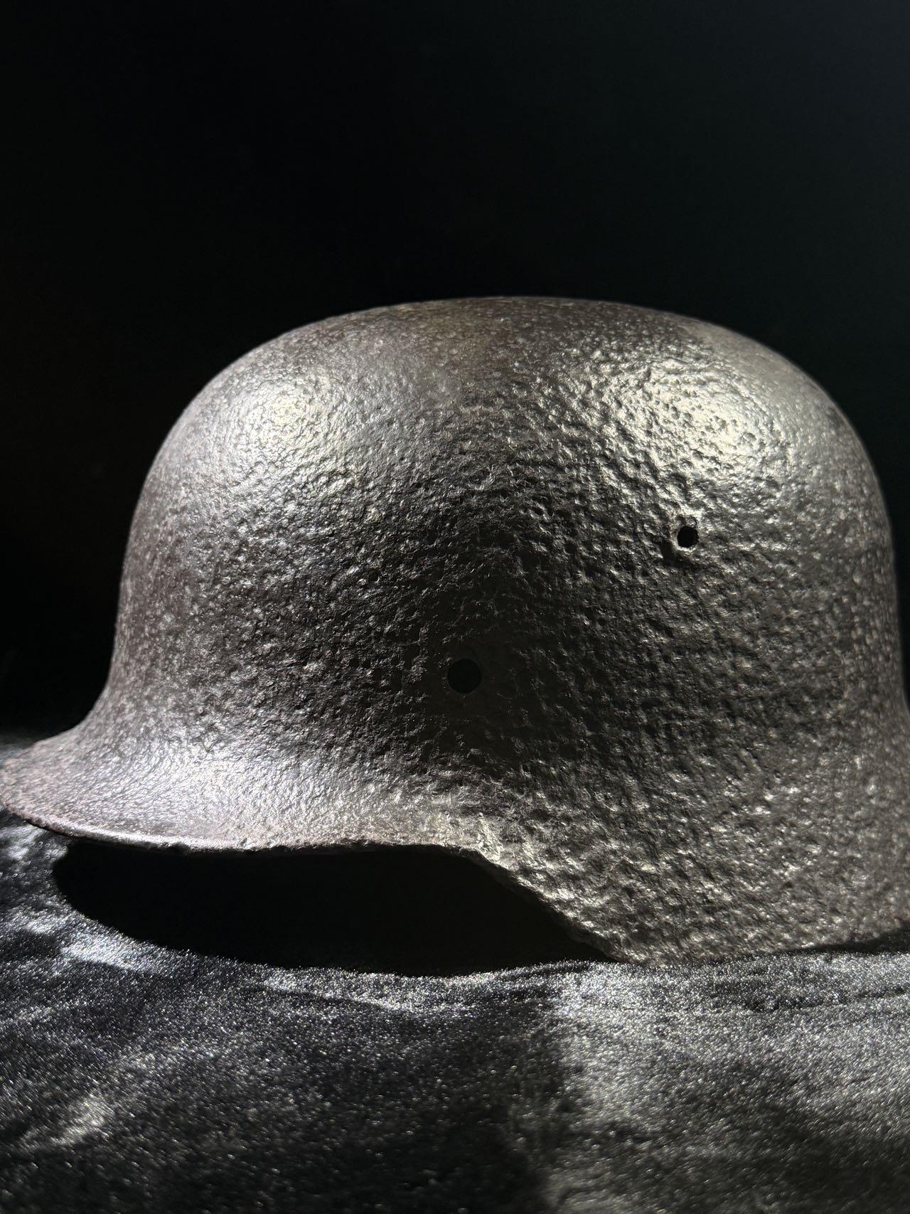 戎马世界章牌大赏第110期 二战德国m40头盔，疑似挖土后修复