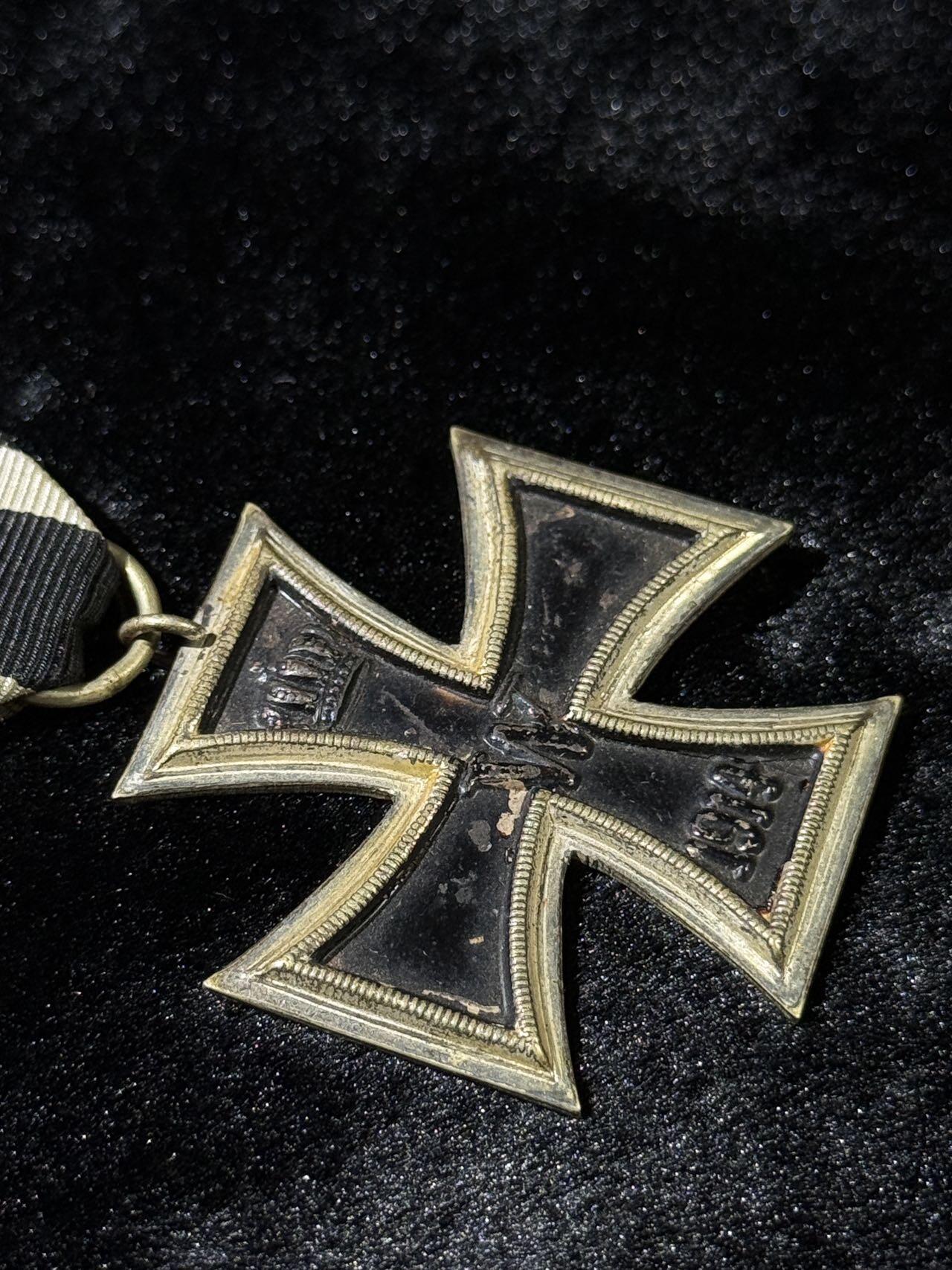 戎马世界章牌大赏第110期 德国一战二级铁十字勋章，漆面有损