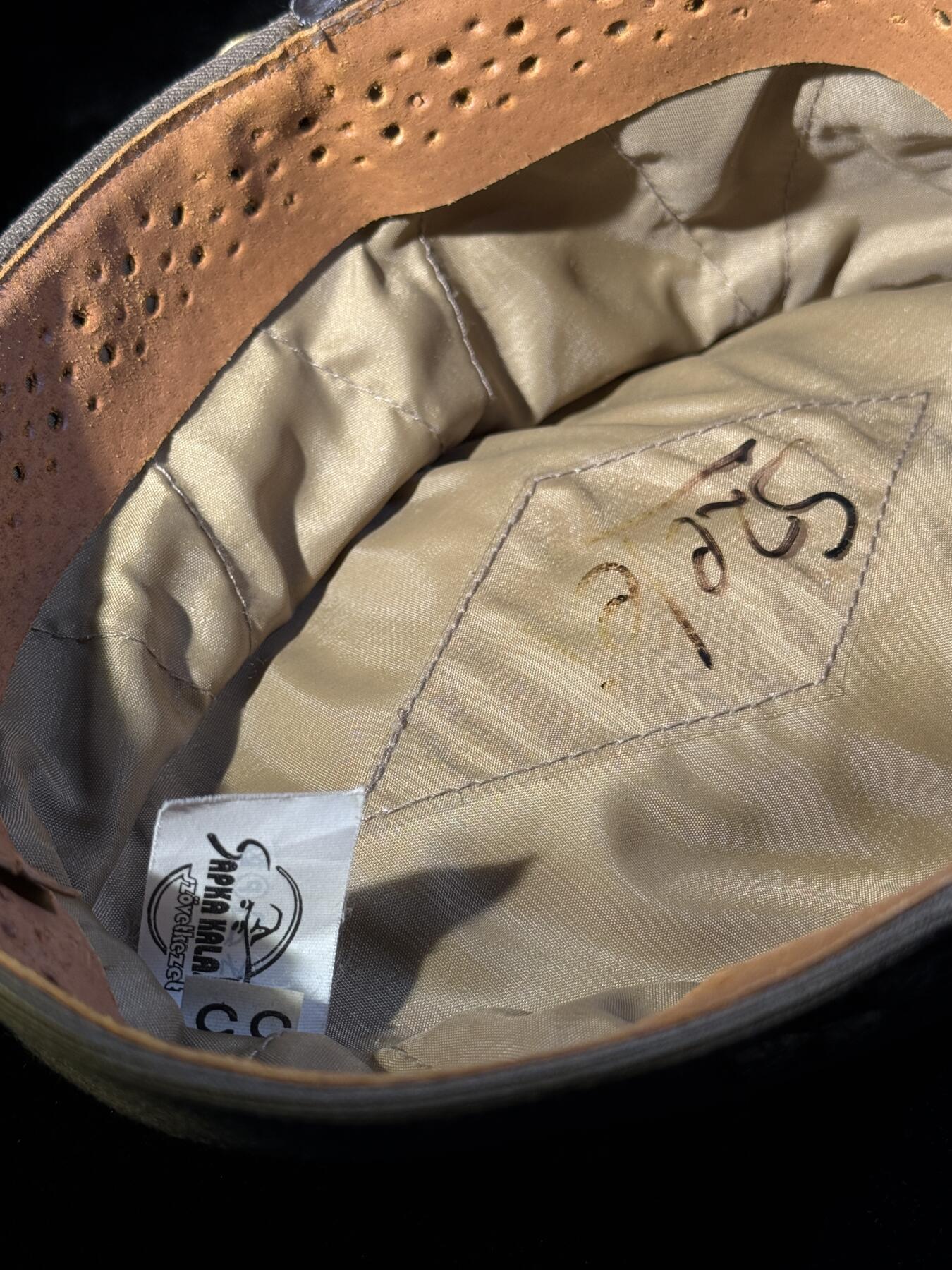 戎马世界章牌大赏第110期 匈牙利军官帽