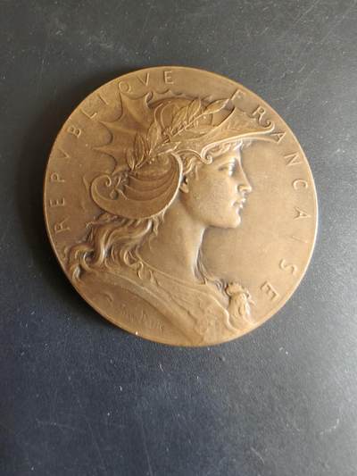 老王徽章第179期 - 法国战争部射击竞赛大铜章    大师亨利杜布瓦作品     戎装玛丽安娜     直径50mm     重量51.4g