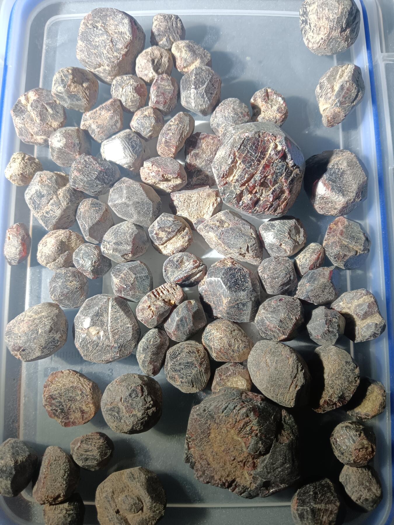 111期新疆红钱粟特钱币丝路钱币专场 5 石榴石原石