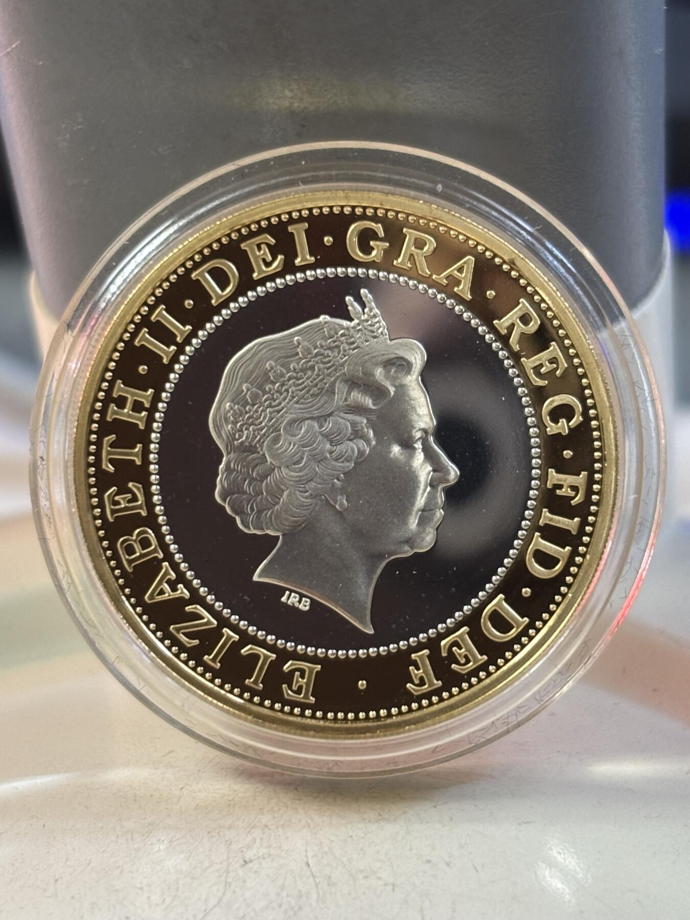 第189期拍卖 英国1999年橄榄球世界杯2英镑双色镀金纪念银币，925银镀金，12克，发行25000枚