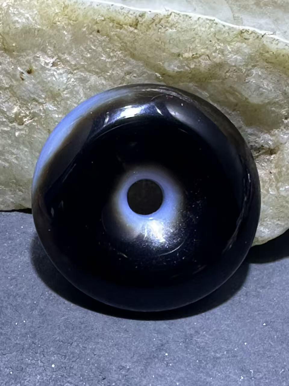 精美药师玛瑙平安扣一个，