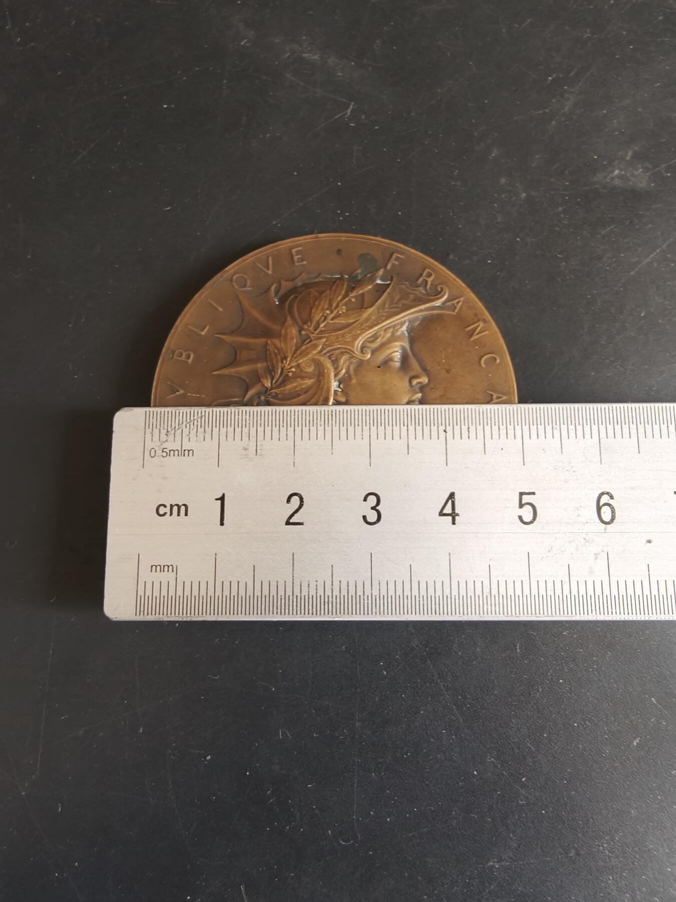 老王徽章第179期 法国战争部射击竞赛大铜章    大师亨利杜布瓦作品     戎装玛丽安娜     直径50mm     重量55.7g