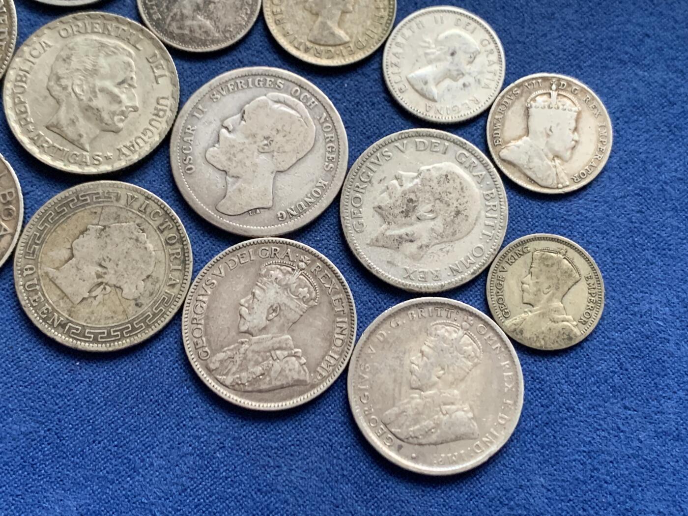 《竞宝斋》第461场 周日，周一，2场连拍 （全场包邮）欢迎送拍 15枚一组 各国银币 荷兰1盾（720银9.8克）+乌拉圭50分（720银7克）+瑞典1克朗（800银7.15克）+德国1马克（900银5.35克）+澳大利亚1先令（925银5.55克）+加拿大25分（925银5.75克）+英国1先令（500银5.37克）+巴拿马1/4巴尔博亚（900银6.15克）+锡兰50分（800银5.62克）+德国半马克（900银2.75克）+澳大利亚6便士（500银2.8