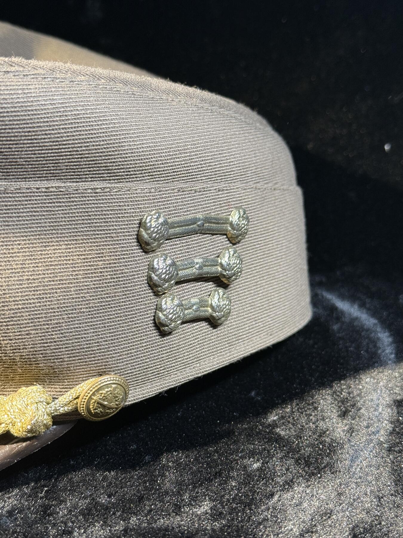 戎马世界章牌大赏第110期 匈牙利军官帽