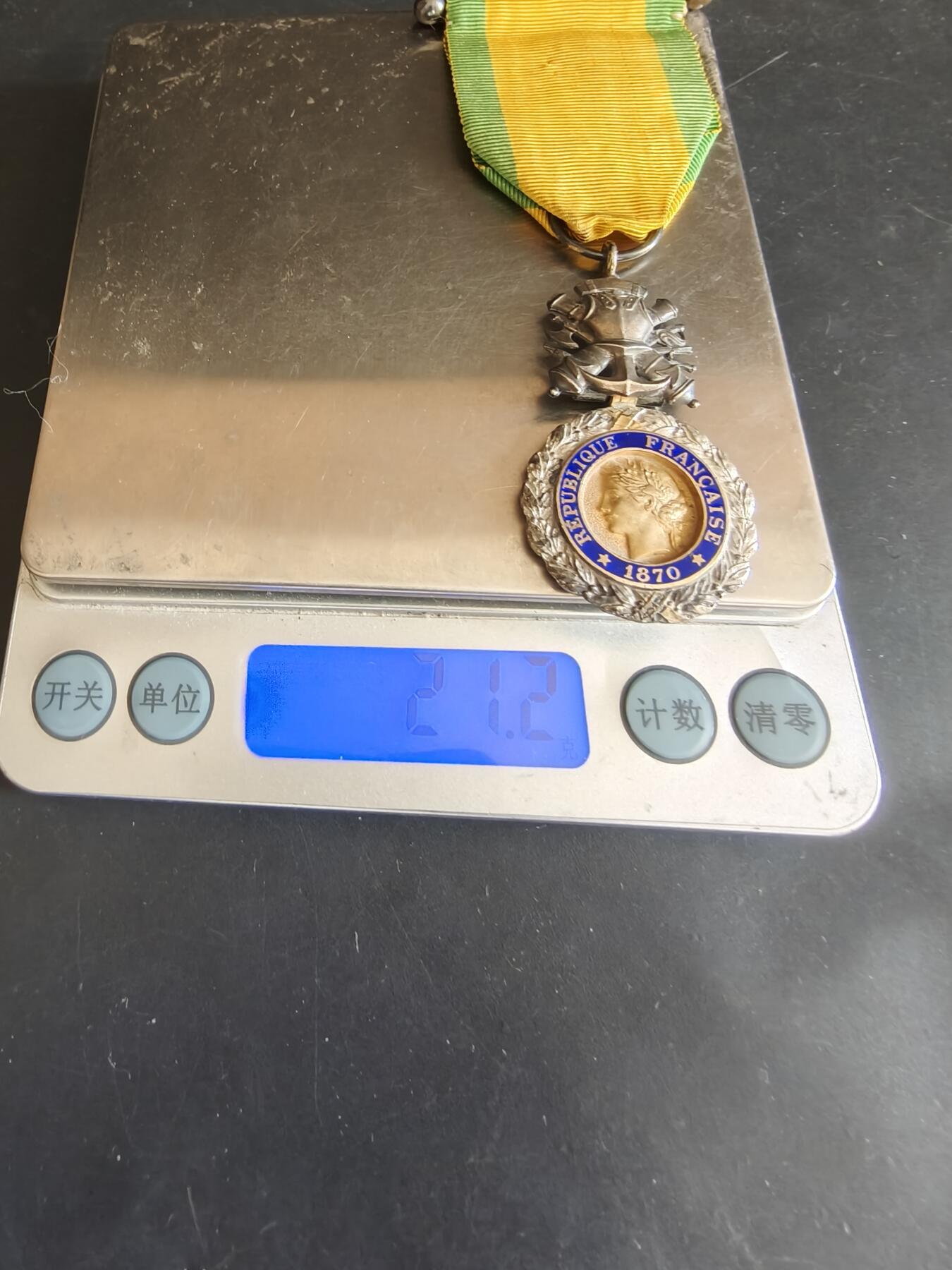 老王徽章第179期 法国军事奖章    三共时期     950银镀金珐琅     重量21.2g