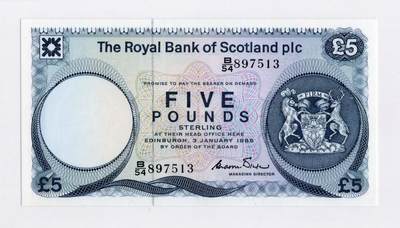 徐霞客拍卖首拍 - 苏格兰/皇家银行P-342c 1985年5镑	B/54 897513 unc-	这张5英镑纸币是早期流通版别，票面保留了时任常务董事的手写签名，后续版本已更换签名样式。设计上延续了地方货币的独特防伪与纹饰风格，承载着独特的货币发行历史。其收藏价值源于早期版别存世量少，手写签名设计稀缺，品相完好的该版别在收藏市场具备稳定升值潜力。