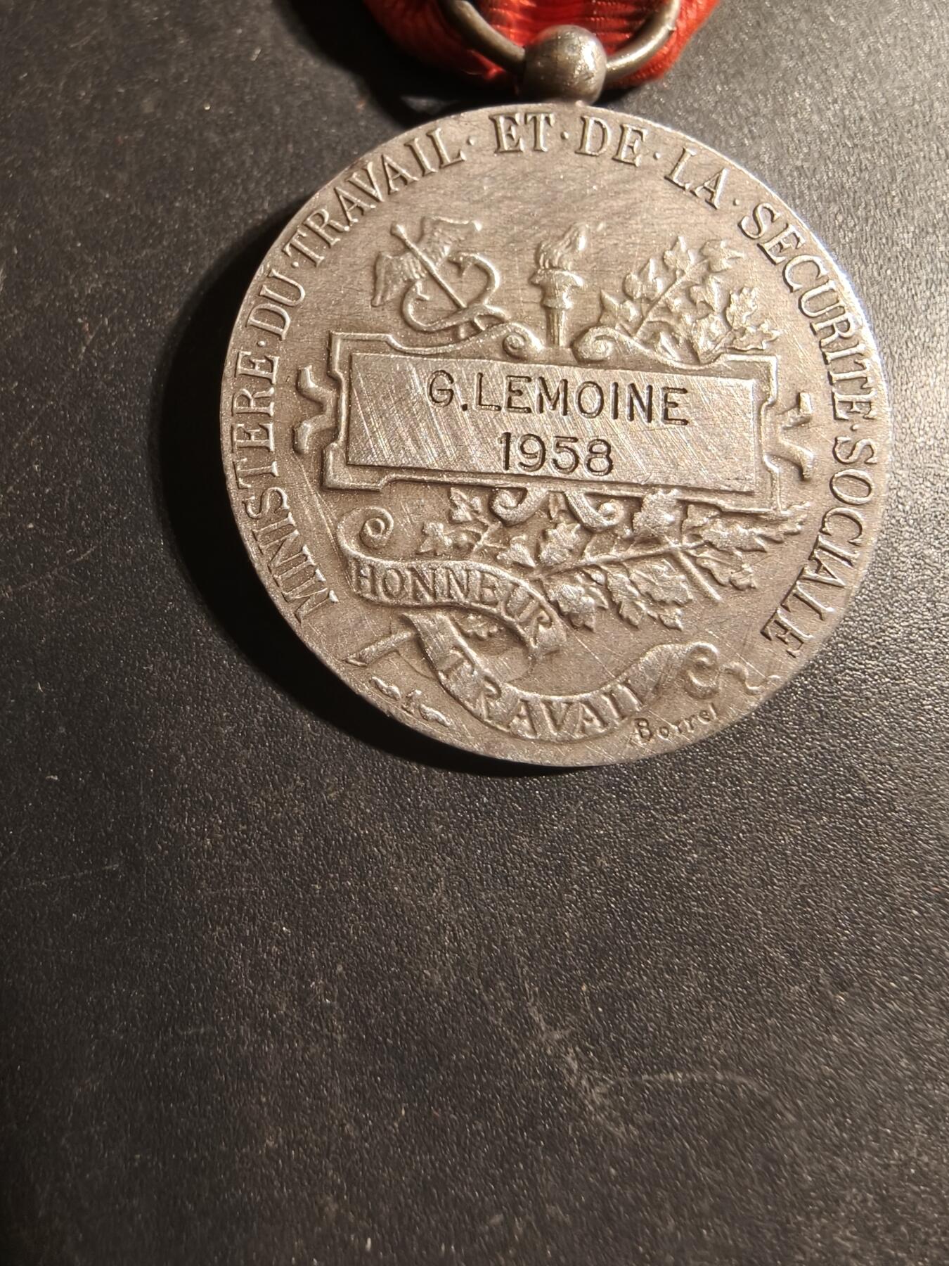 老王徽章第179期 法国银级劳工奖章    1958年实发    950银    11.7g