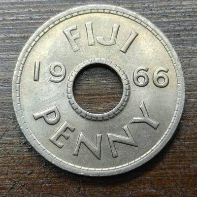 【铜匠收藏】★第140场★散币场。不寄存，30包邮。不满30元，支付5元运费。《接受代拍 代送NGC评级》 - 36【无寄存】 英属斐济1966年  1便士中孔镍币