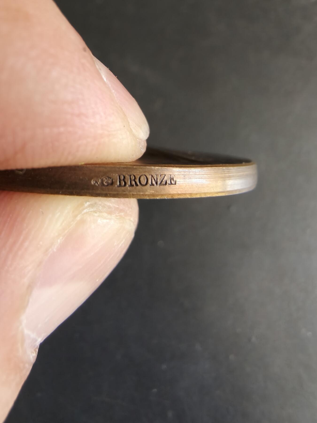 老王徽章第179期 法国战争部射击竞赛大铜章    大师亨利杜布瓦作品     戎装玛丽安娜     直径50mm     重量51.4g