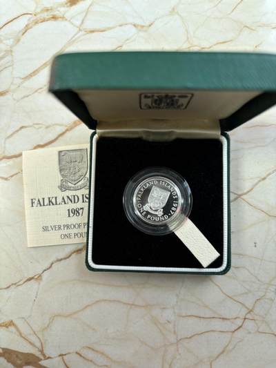 第189期拍卖 - 福克兰群岛1987年1镑绵羊与帆船精制加厚纪念银币，19克，925银，发行2500枚