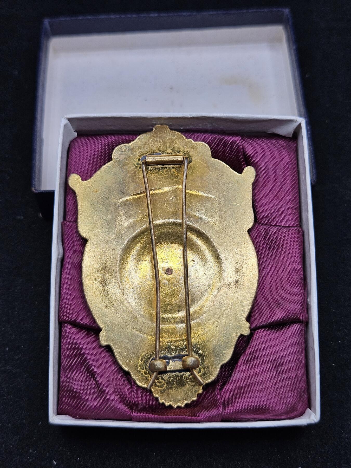 0元起拍勋章 第329期 咸鱼国勋章拍卖专场 1月28日（周三）下午6：00开始 日本消防署消防长章带盒