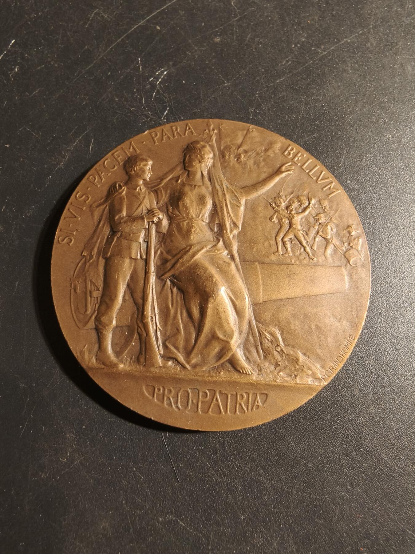 老王徽章第179期 法国战争部战争准备大铜章     原盒    大师Grandhomme作品     直径50mm     重量63.7g