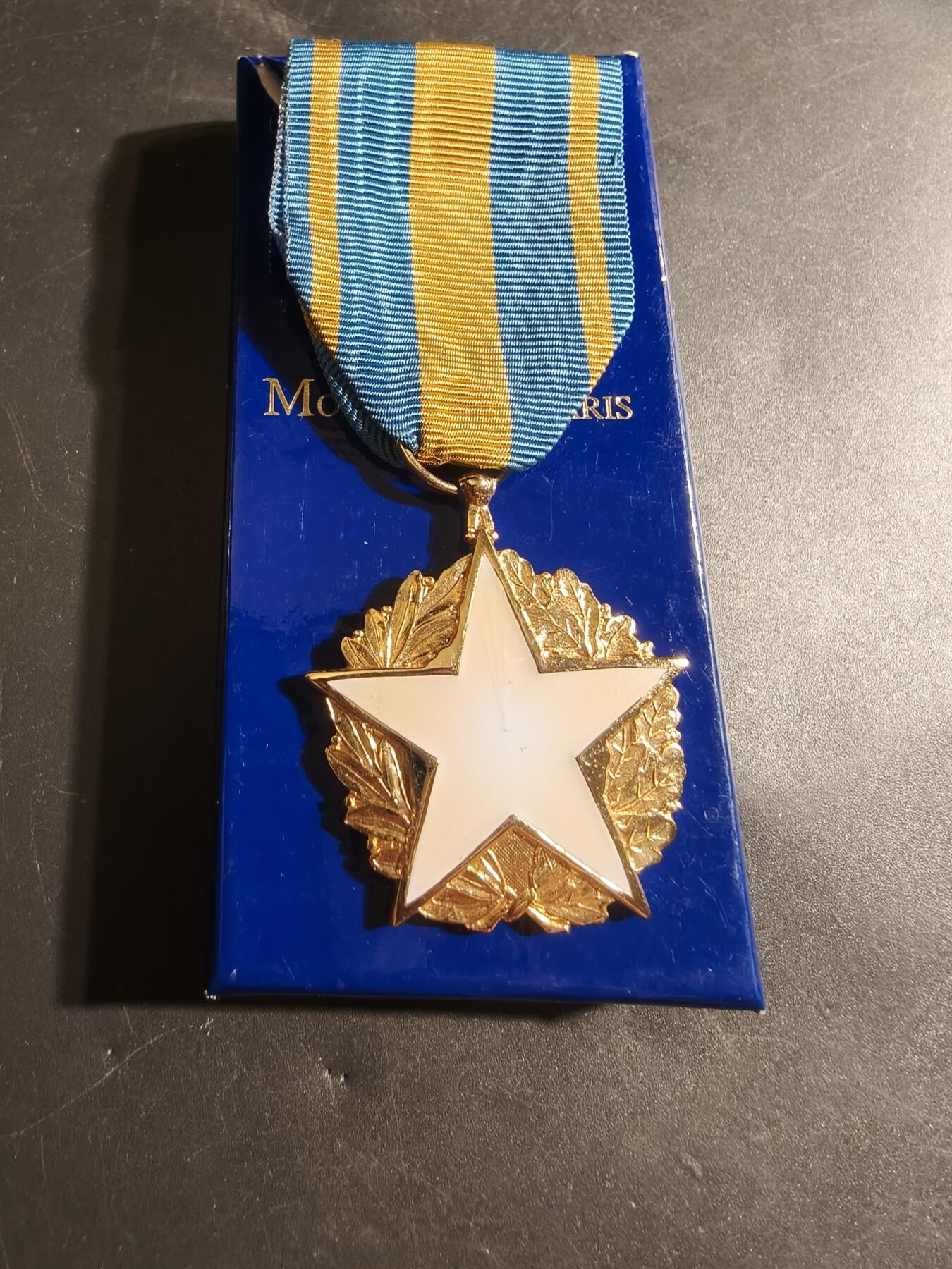 老王徽章第179期 法国民事战伤奖章    带硬纸盒