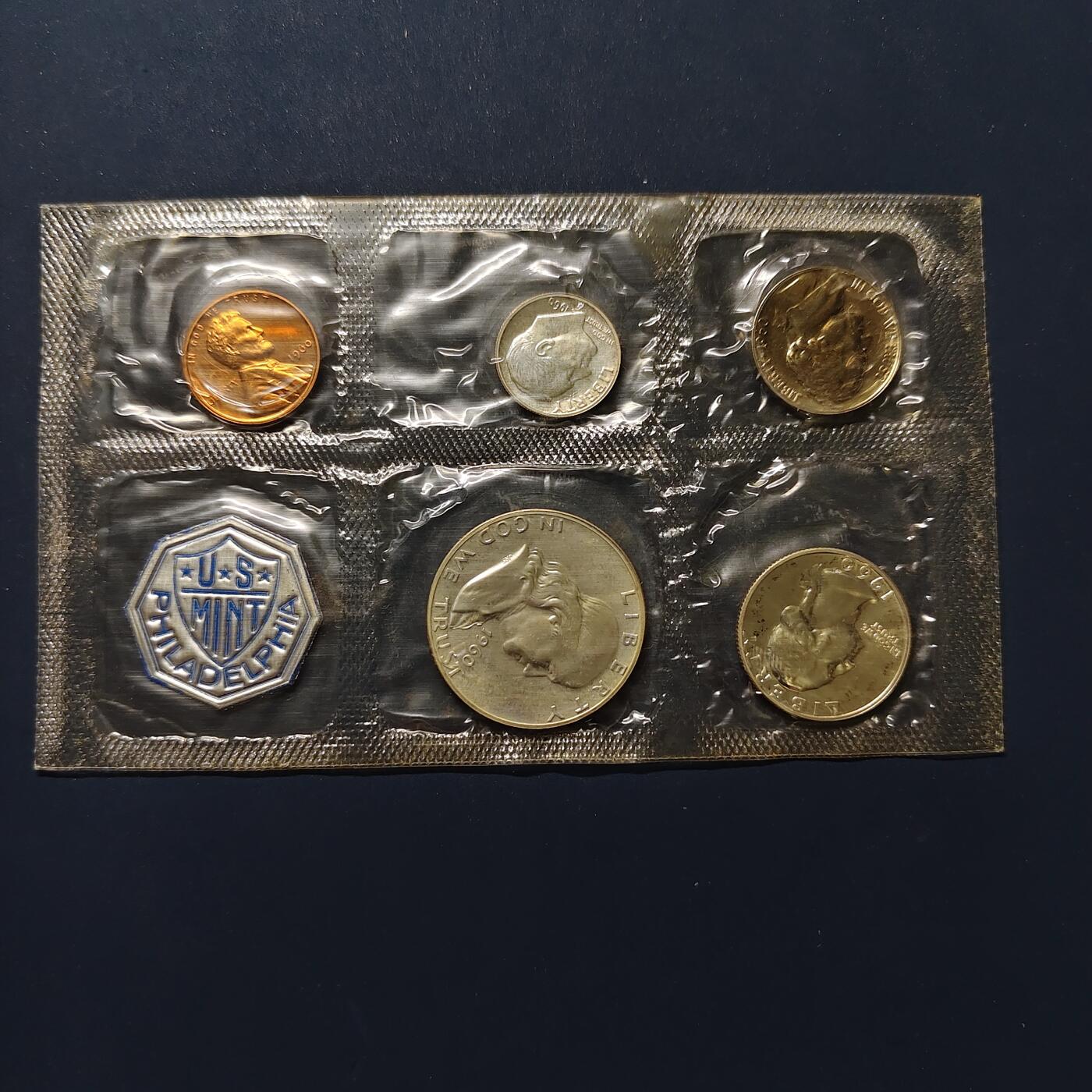 【全场包邮】纯粹捡漏拍499场-持续更新中 美国1960年官方封装套币-含3枚银币【富兰克林31毫米12.5克90%+华盛顿24.3毫米6.25克90%+罗斯福17.9毫米2.5克90%，纯银价约535元（按28元银价估算）】