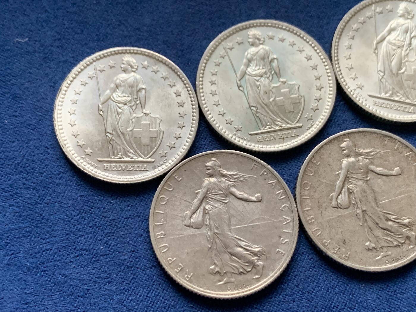 《竞宝斋》第461场 周日，周一，2场连拍 （全场包邮）欢迎送拍 七枚一组 2法郎银币 瑞士雪山女神4枚+法国播种女神3枚 总重69.85克