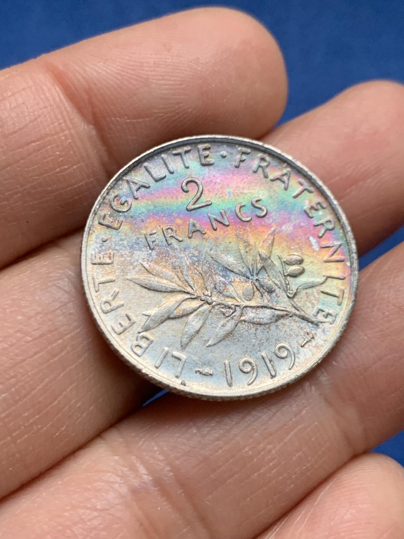 《竞宝斋》第461场 周日，周一，2场连拍 （全场包邮）欢迎送拍 法国1919年播种女神2法郎银币 绝美五彩 细节见图