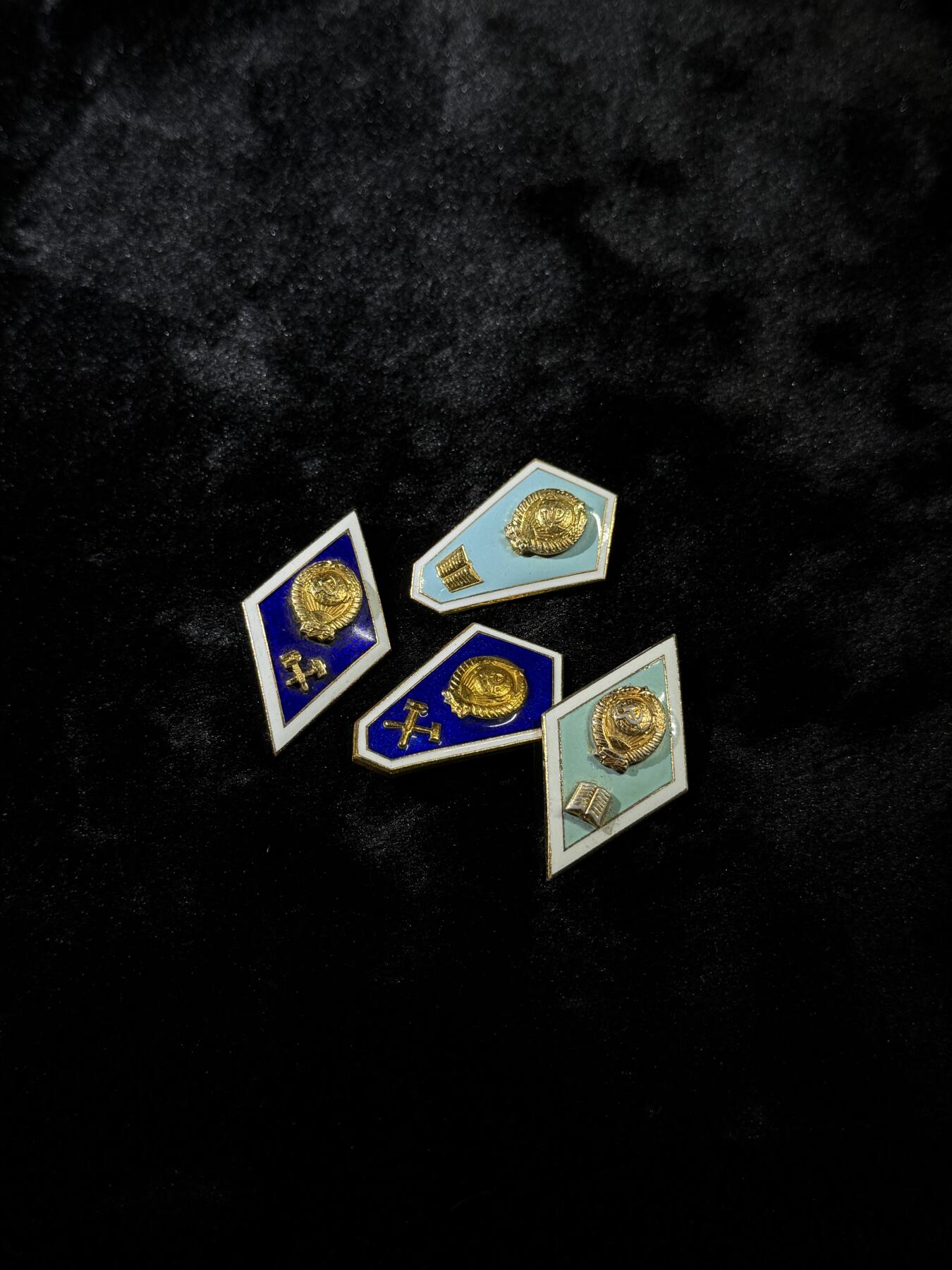 戎马世界章牌大赏第110期 苏联校徽一组，铝制