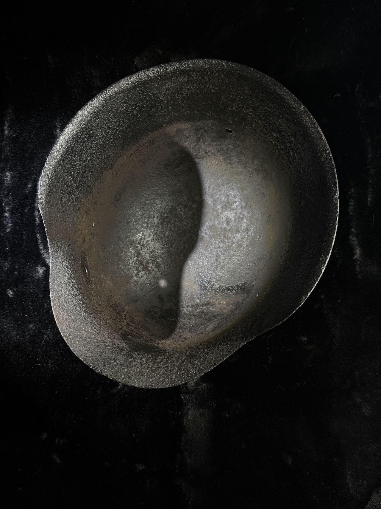 戎马世界章牌大赏第110期 二战德国国防军m42头盔，疑似挖土后修复