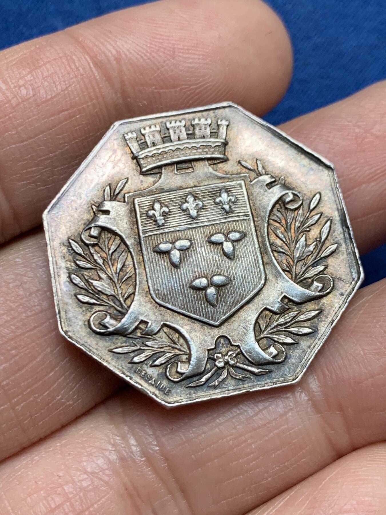 《竞宝斋》第461场 周日，周一，2场连拍 （全场包邮）欢迎送拍 法国1832年奥尔良卢瓦雷省储蓄银行八角银代币 丰饶角银标 12.4克 30.6mm