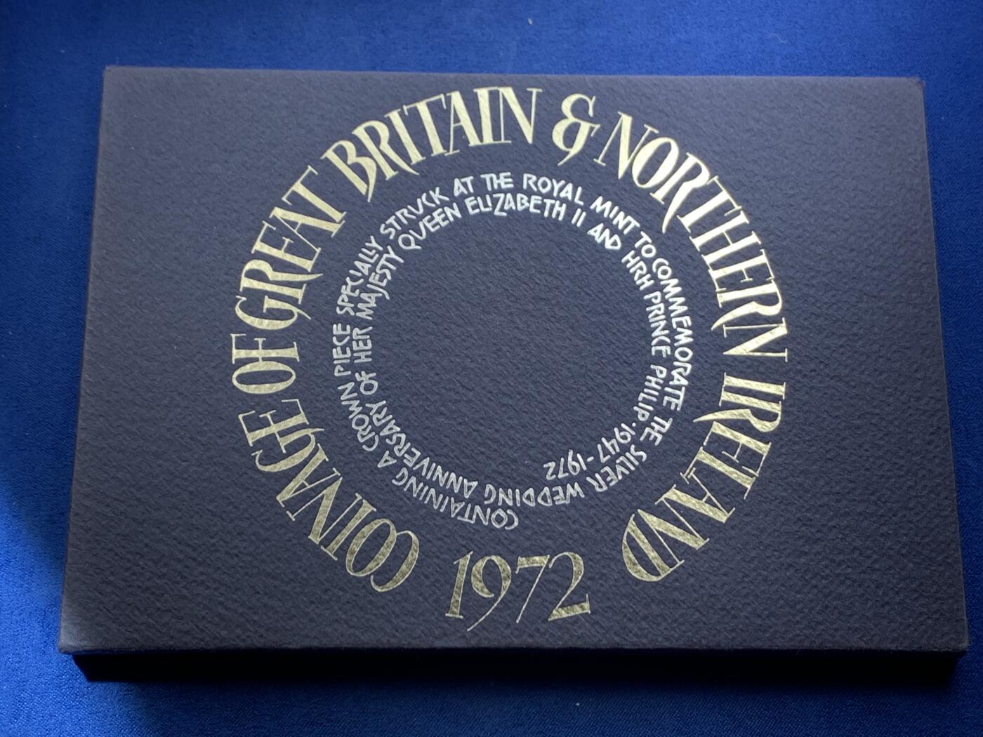 《竞宝斋》第461场 周日，周一，2场连拍 （全场包邮）欢迎送拍 英国1972年精制套币 礼品原装7枚币和1枚章 包含女王银婚精制克朗纪念币