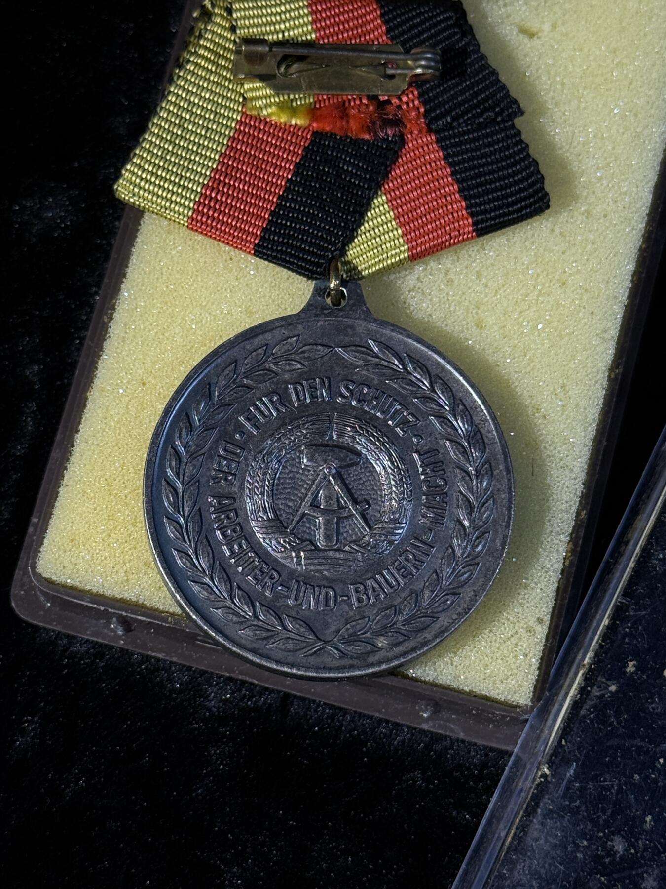 戎马世界章牌大赏第110期 东德军事优胜奖章，少见