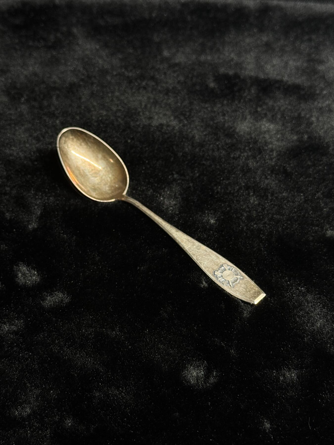 戎马世界章牌大赏第110期 芬兰 国防军射击协会奖勺 男子组小口径手枪第三名