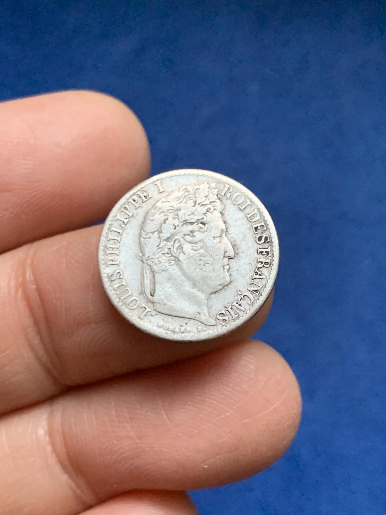 《竞宝斋》第461场 周日，周一，2场连拍 （全场包邮）欢迎送拍 两枚一组 法国菲利普一世1841年1/2法郎，1833年1/4法郎银币，法郎辅币少见。