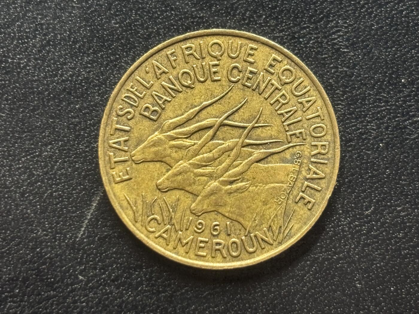 邮泉阁限时拍卖第四十场 非洲专场（硬币在国外。请付邮费6元。） 非洲共同体1961年10法郎