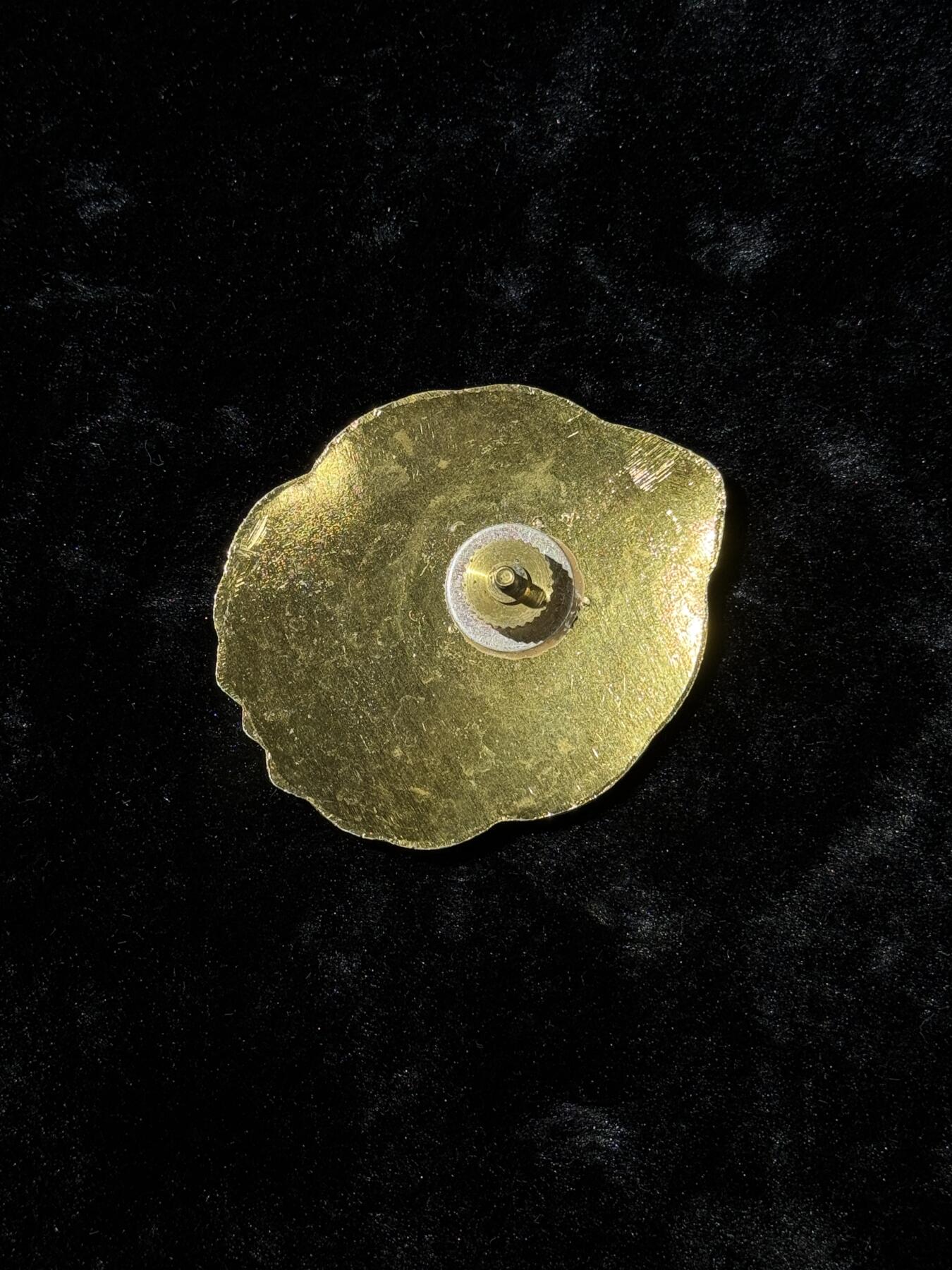 戎马世界章牌大赏第110期 民国宪兵帽徽，铝制，退台后版本