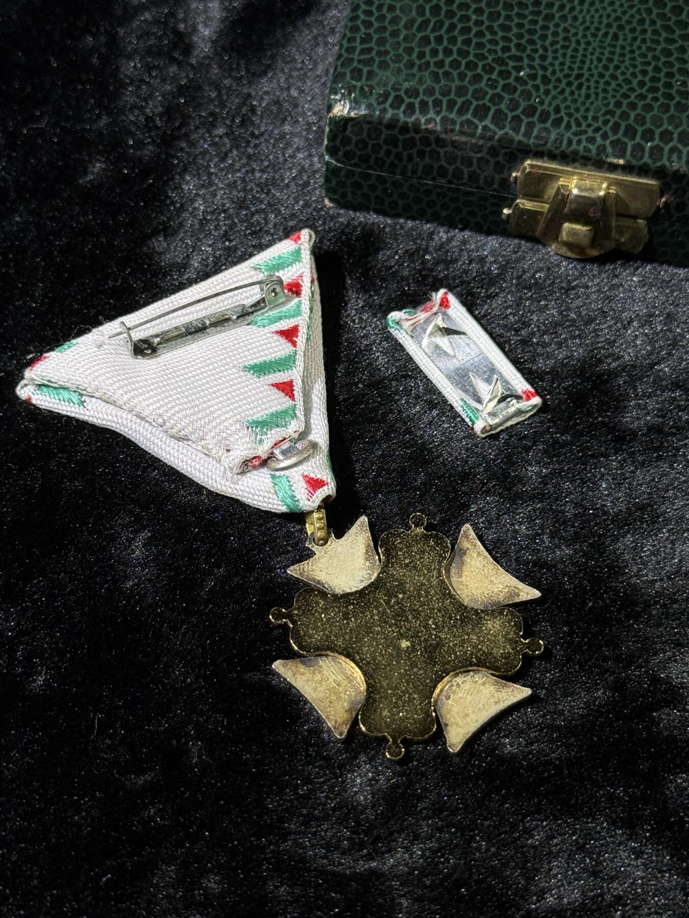 戎马世界章牌大赏第110期 匈牙利二级军官功勋服役奖章