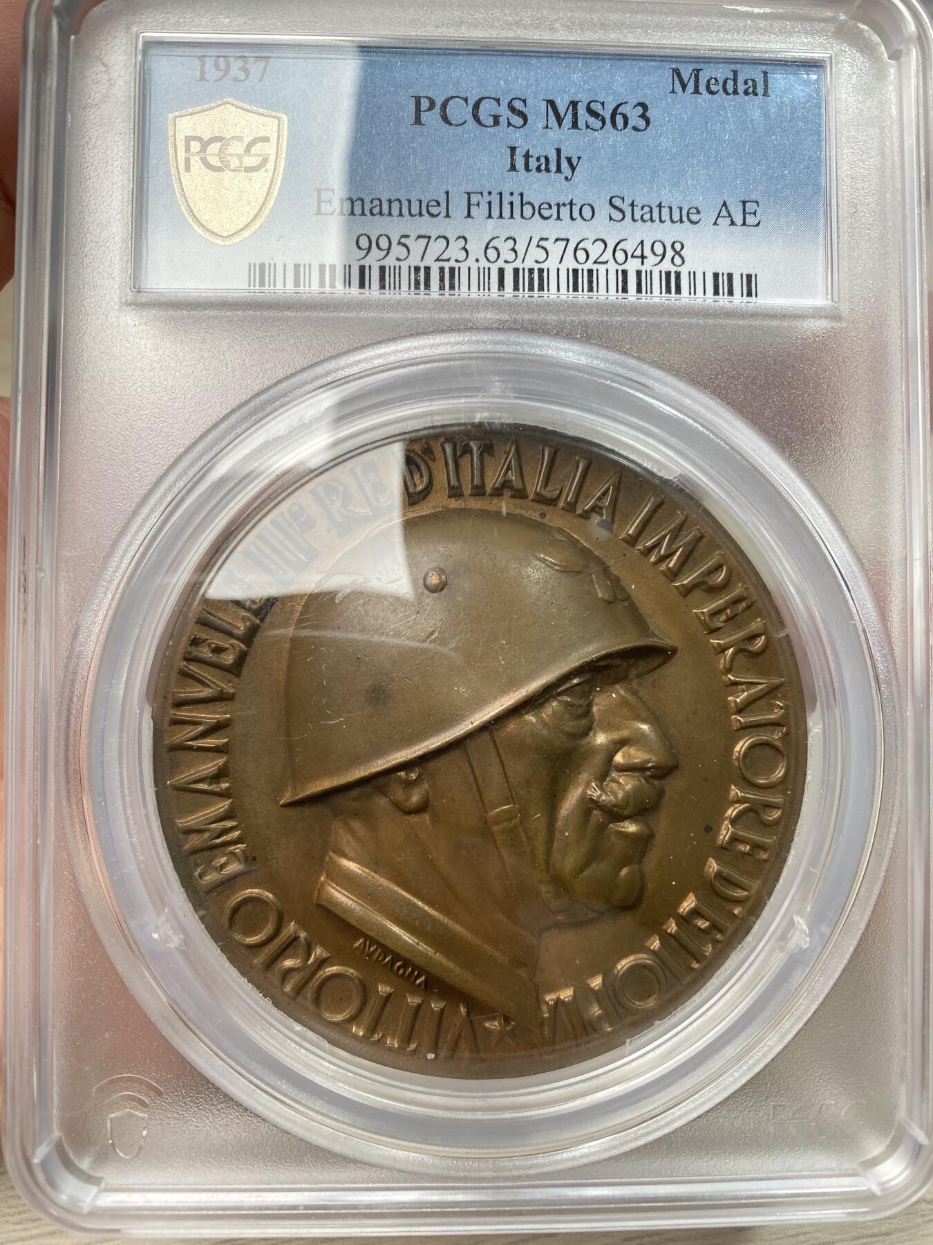 万国钱币拍卖第059期 PCGS MS63 1937意大利萨伏伊-奥斯塔公爵埃马努埃莱·费利贝尔托元帅雕像落成纪念大铜章 特殊时期的埃马努埃莱军事头像 74mm超大规格 加大加厚盒 PC唯一记录