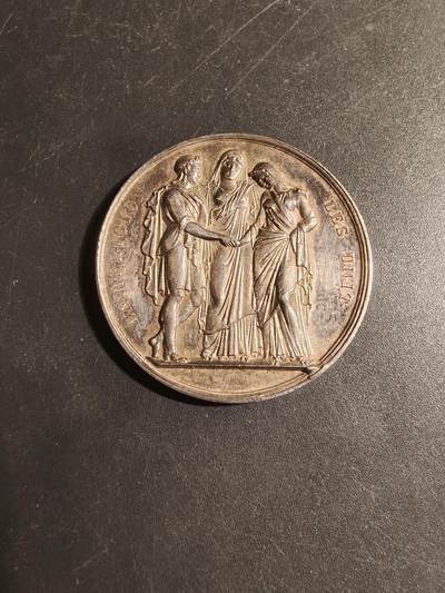 老王徽章第179期 - 法国银婚章    1869年实授    950银蜜蜂银标    直径36mm     重量21.8g      带边铭背铭