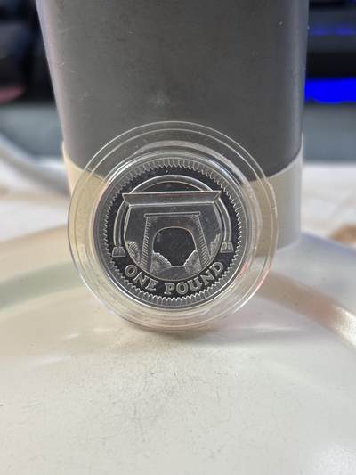 第189期拍卖 - 英国2006年1镑纪念银币带盒证书，9.5克，925银，有瑕疵