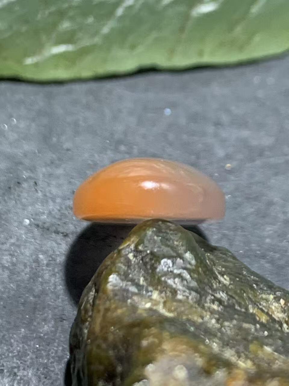 精美南红玛瑙荔枝冻飘红戒面一个，