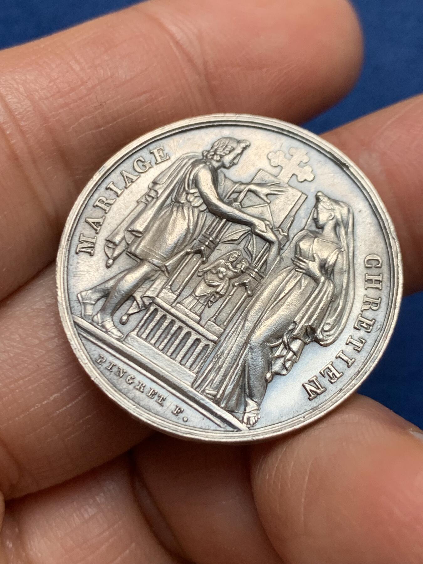 《竞宝斋》第461场 周日，周一，2场连拍 （全场包邮）欢迎送拍 法国婚姻纪念章 背面无刻字 神灯边铭 29.7mm 12克