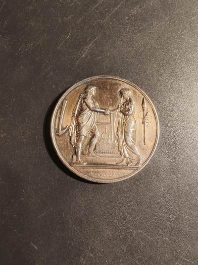 老王徽章第179期 - 法国银婚章    950银     带边铭背铭    1888年实授    直径33mm    重量16.1g