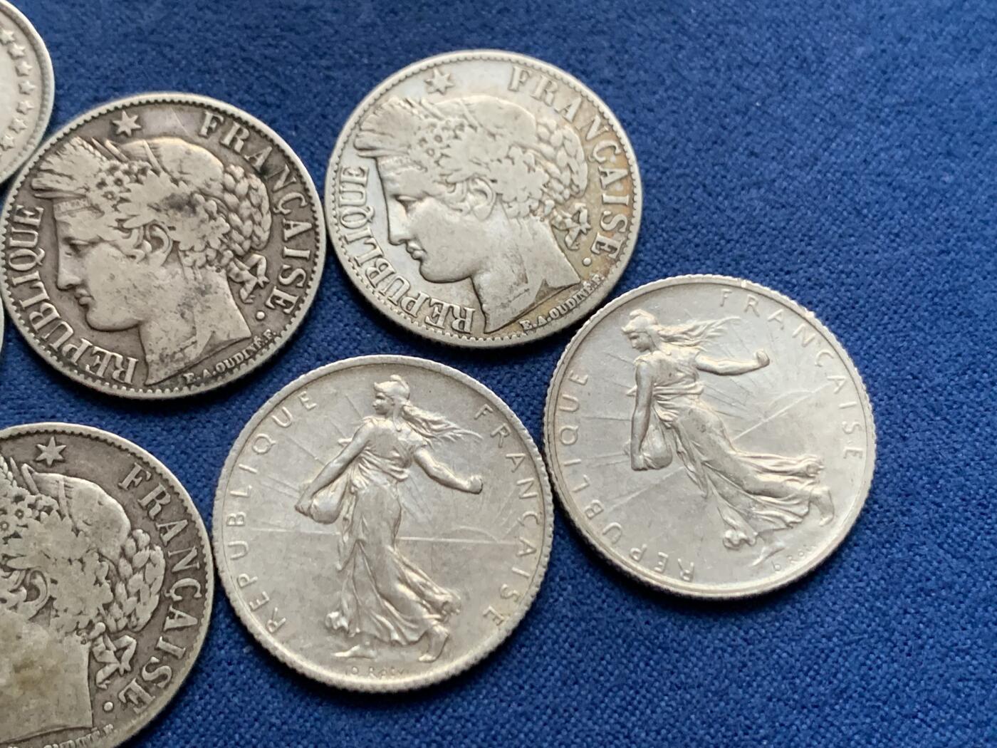 《竞宝斋》第461场 周日，周一，2场连拍 （全场包邮）欢迎送拍 八枚一组 法国1法郎5枚+瑞士半法郎3枚 总重约32克